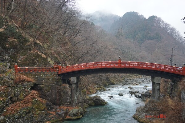 El puente Shinkyo de Nikko en Japón