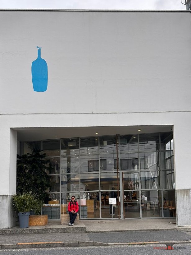 Fachada de Blue Bottle Coffee Kiyosumi-Shirakawa