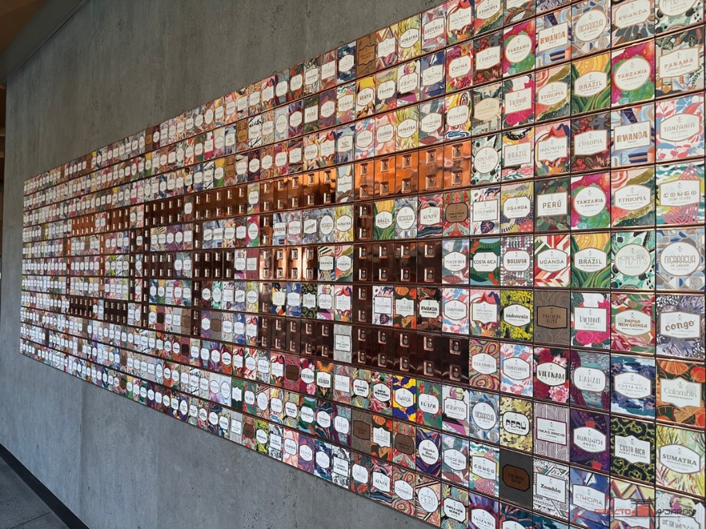 Detalle de tarjetas de cafés Starbucks Reserve de diferentes países