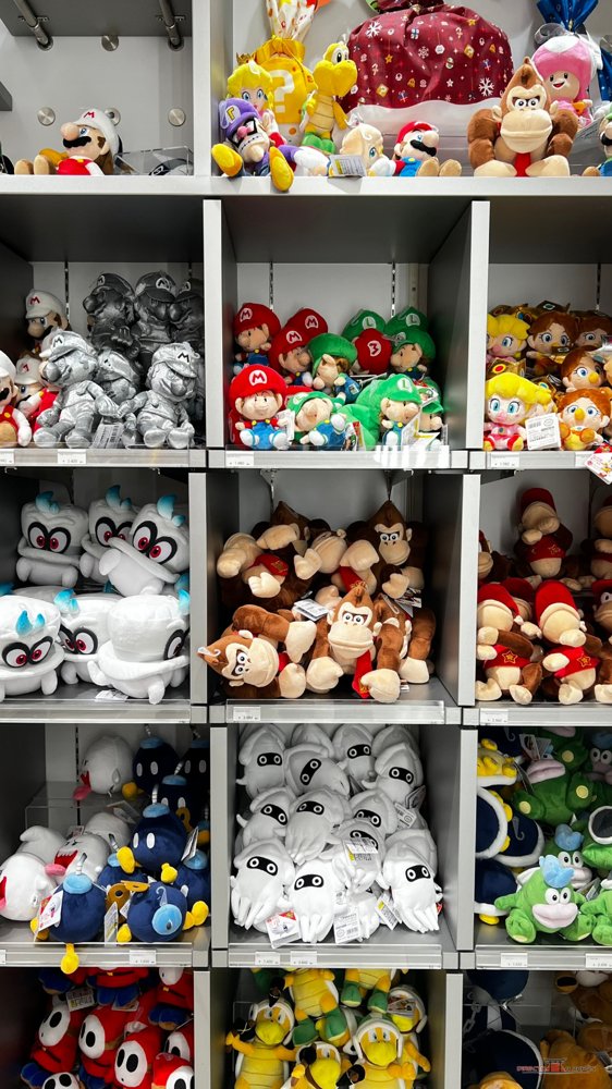Peluches en la Nintendo Store de Kioto