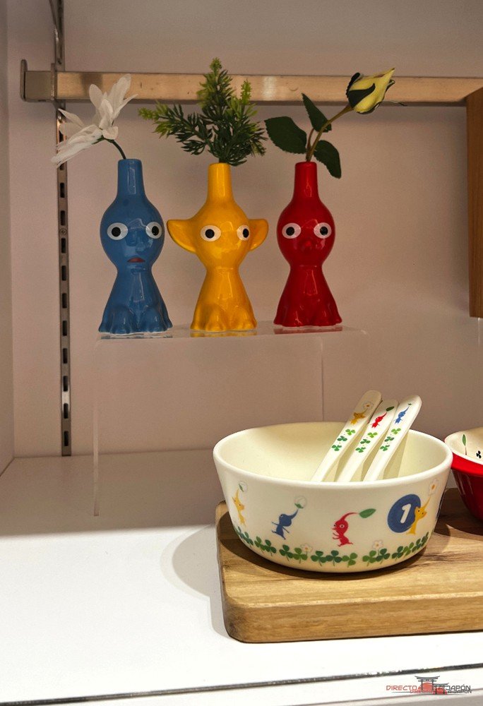 Jarrones de Pikmin comprados en la Nintendo Store de Shibuya
