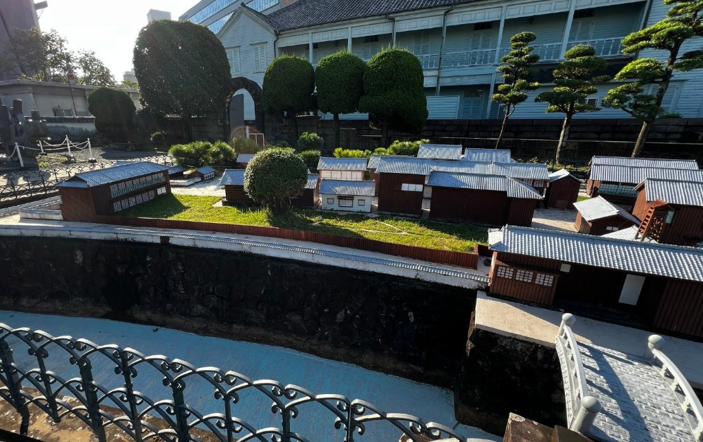 34 dejima maqueta isla foso puente editada