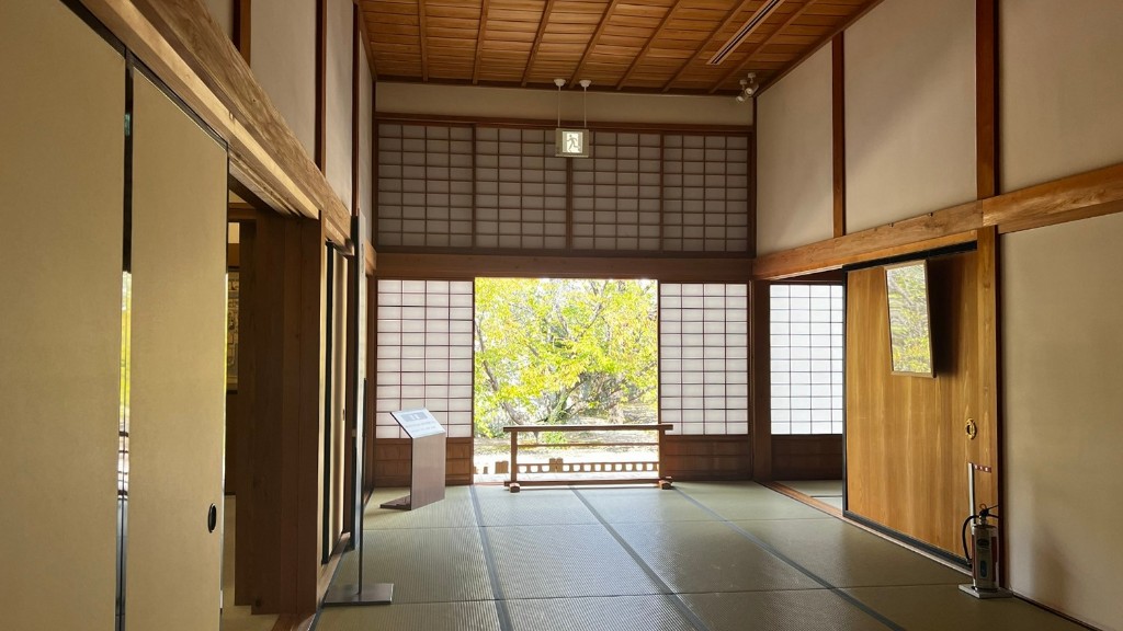 sala tatami castillo Saga
