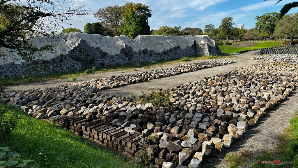 Piedras numeradas del muro del castillo