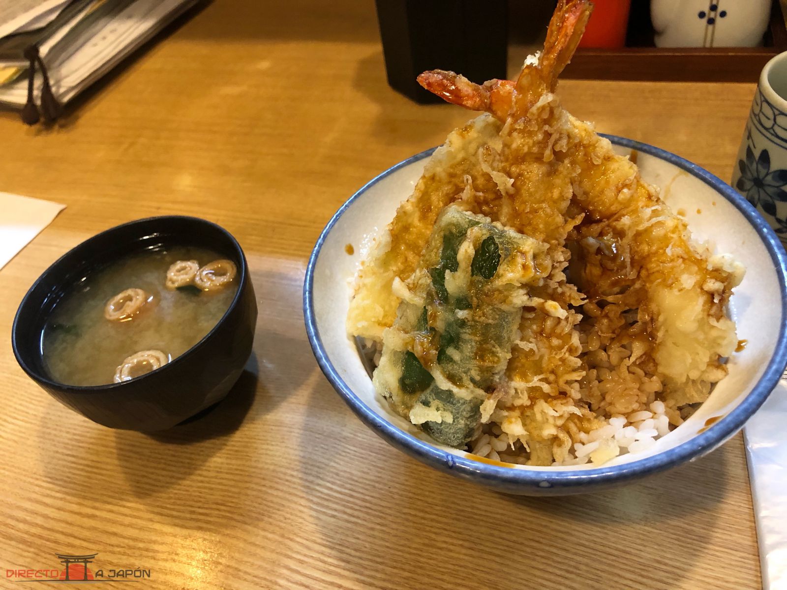 Plato de tempura en Hachimaki, Jimbocho, Tokio