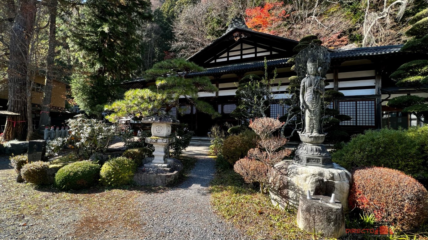 Templo en Narai Juku