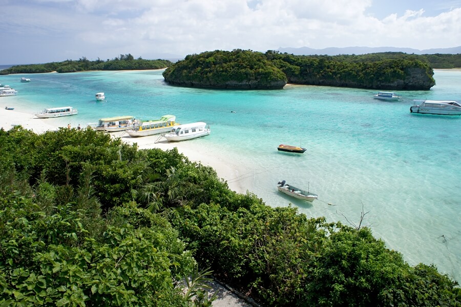 Vistas de Kabira Bay en la isla de Ishigaki