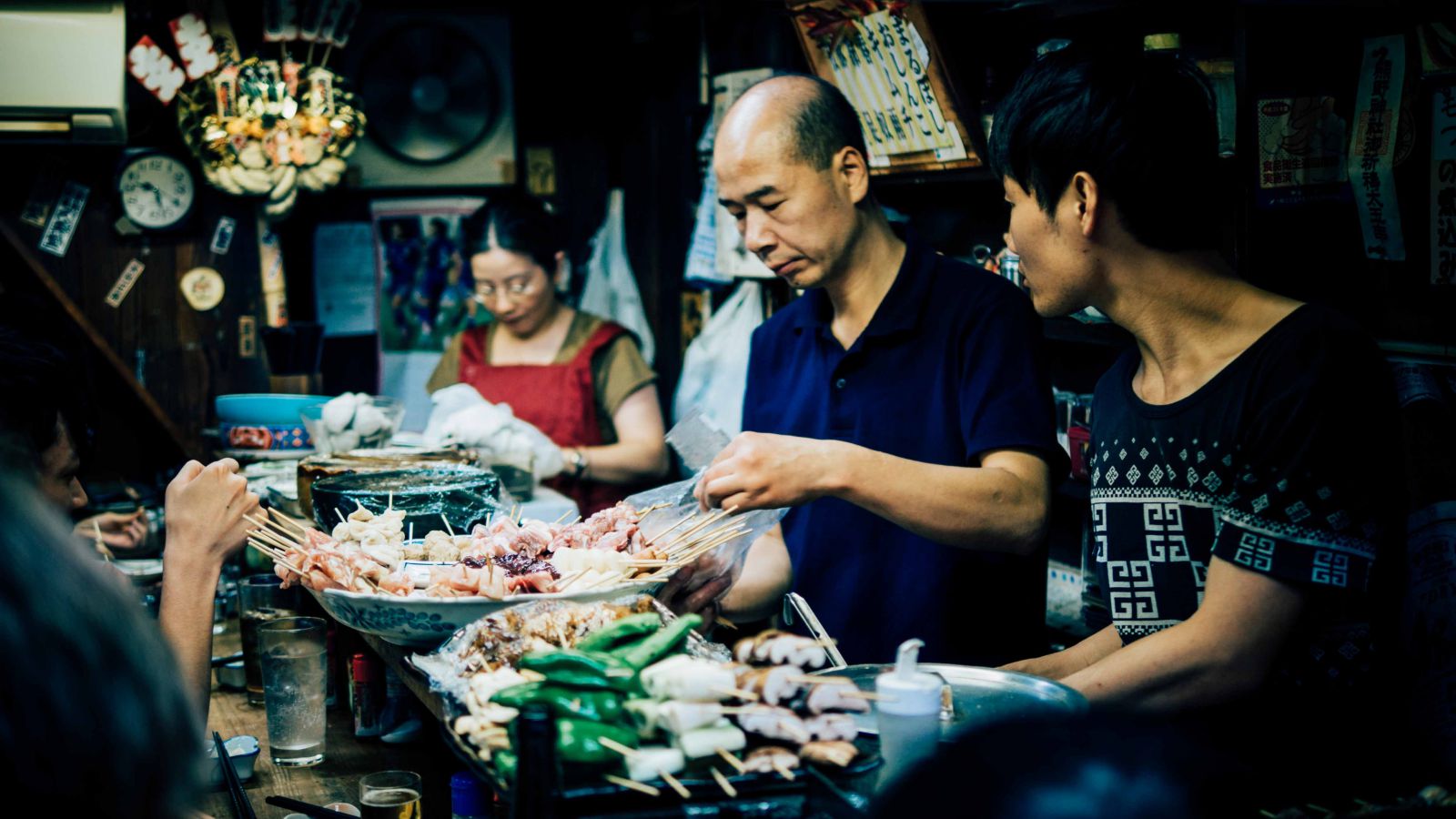 Pequeño puesto en Omoide Yokocho